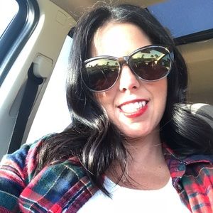 Meet your Posher, Traci